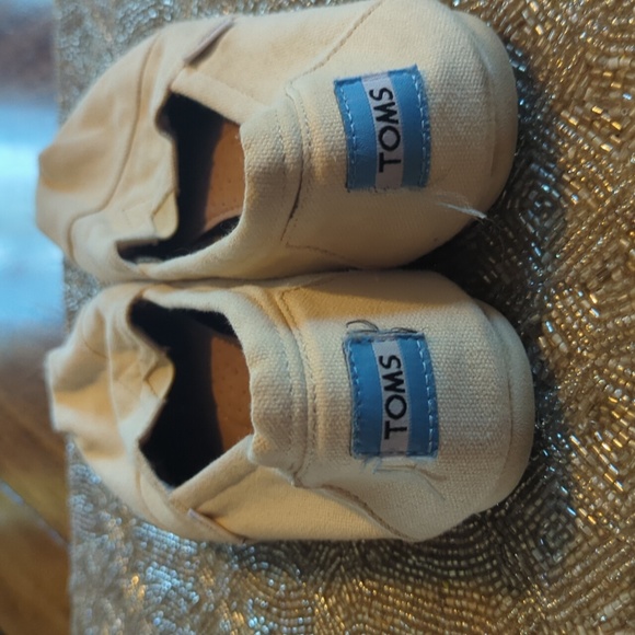 Toms size 7 - Picture 3 of 3